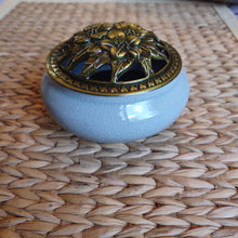 Load image into Gallery viewer, Ceramic incense burner